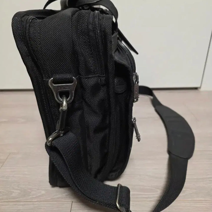 [BUNJANG] TUMI Alpha Essential Brief Laptop Bag / 투미(TUMI) Alpha Essential Brief Laptop