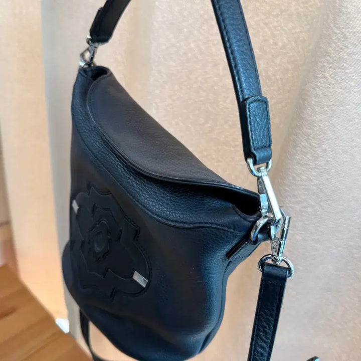 [SOLD OUT] 오야니 여성 로고 크로스바디 숄더백 가방 블랙