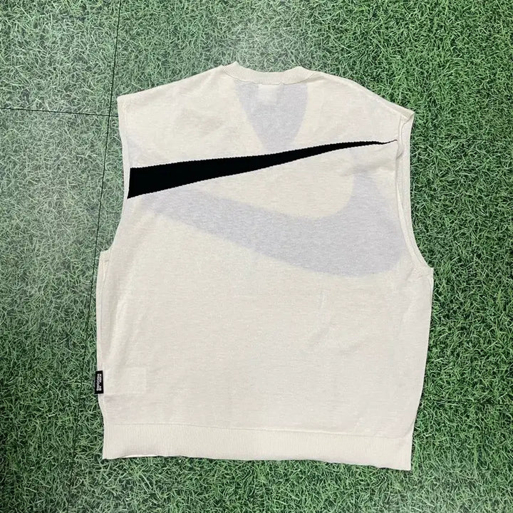 [BUNJANG] Nike Swoosh Knit Vest Ivory L Size / 나이키 스우시 니트 베스트 아이보리 L사이즈