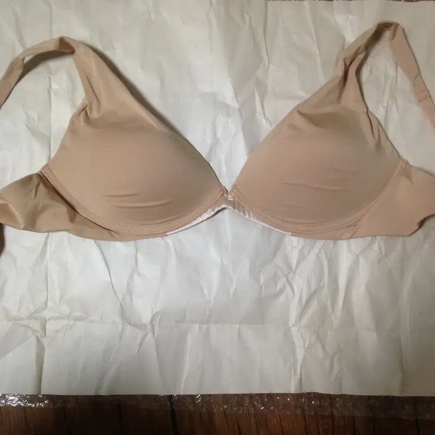 [BUNJANG] 누드색 백화점 브라 ( nude 브래지어 ) L-사이즈 베이지 컬러 / 누드색 백화점 브라 ( nude 브래지어 ) L-사이즈 베이지 컬러