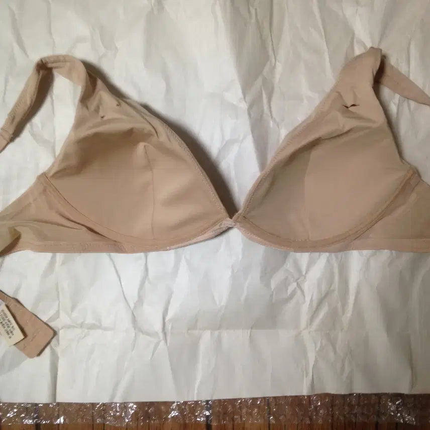 [BUNJANG] 누드색 백화점 브라 ( nude 브래지어 ) L-사이즈 베이지 컬러 / 누드색 백화점 브라 ( nude 브래지어 ) L-사이즈 베이지 컬러