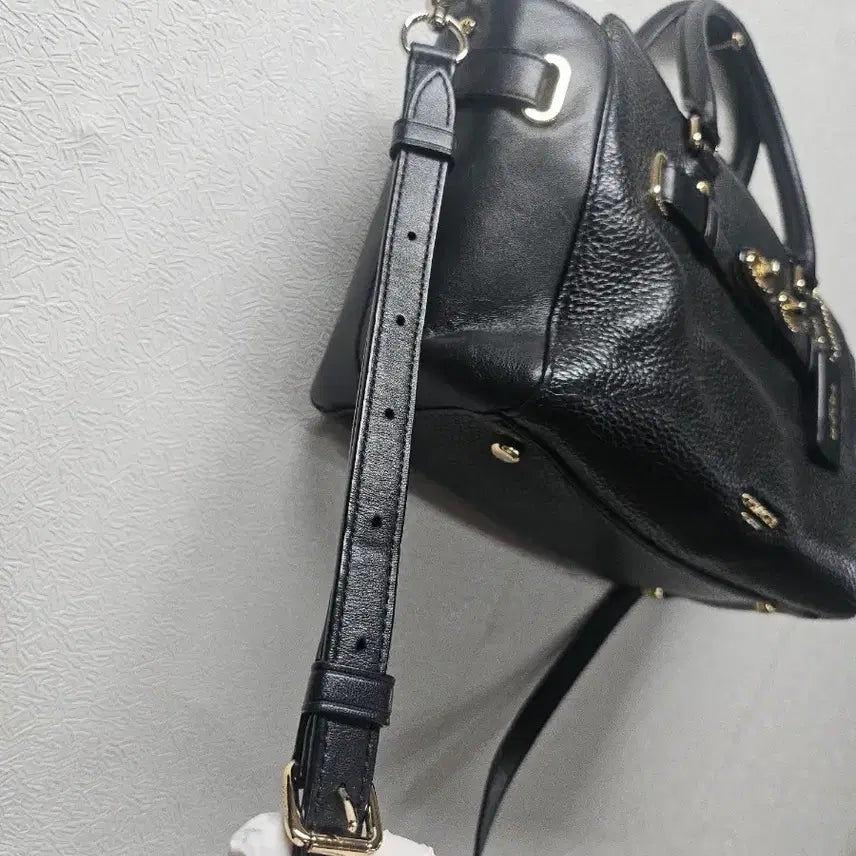 [SOLD OUT] 코치 스웨거 27 인 페블 레더 크로스  토드백