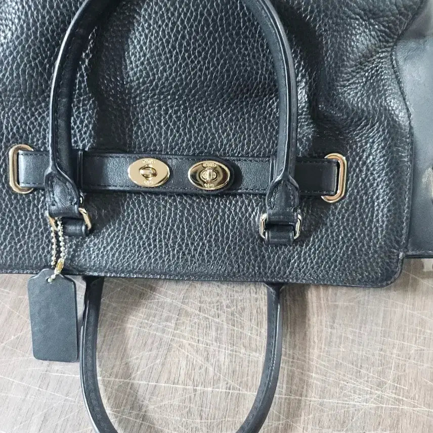 [SOLD OUT] 코치 스웨거 27 인 페블 레더 크로스  토드백