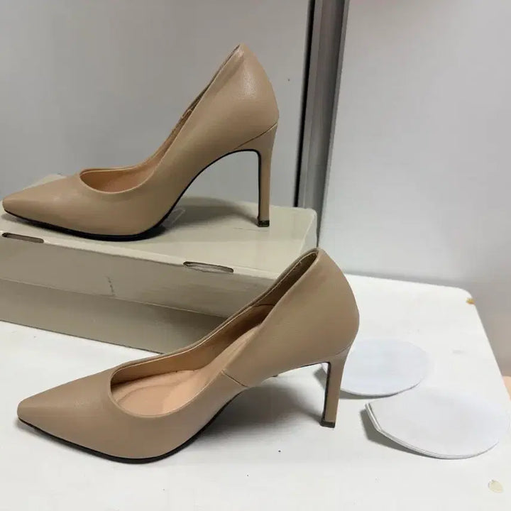 [SOLD OUT] (1번 신은 새제품무방) 정가 52,900원 다리 라인 이뻐보임 사뿐 카