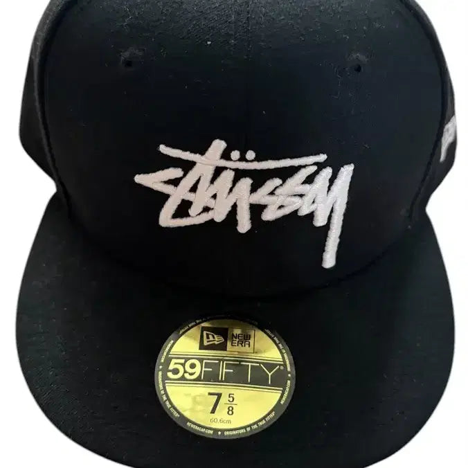 [SOLD OUT] [7 5/8,60.6cm]스투시 x 뉴에라 fitted cap 블랙