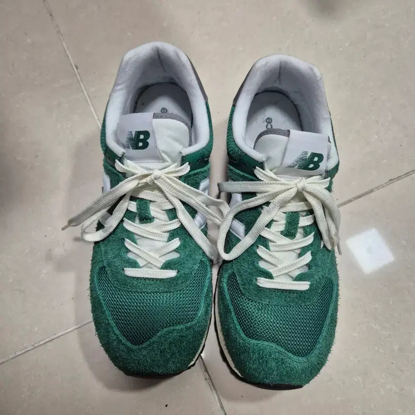 [BUNJANG] New Balance 574 Green Sneakers Size 255 / 뉴발란스 574    255