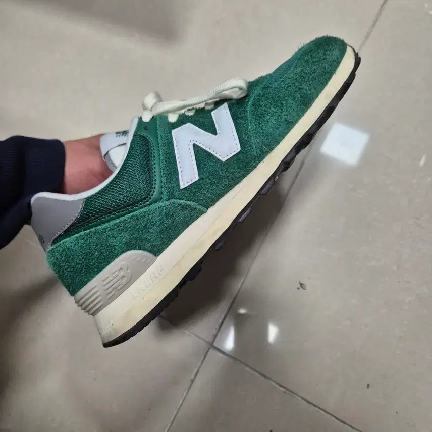 [BUNJANG] New Balance 574 Green Sneakers Size 255 / 뉴발란스 574    255