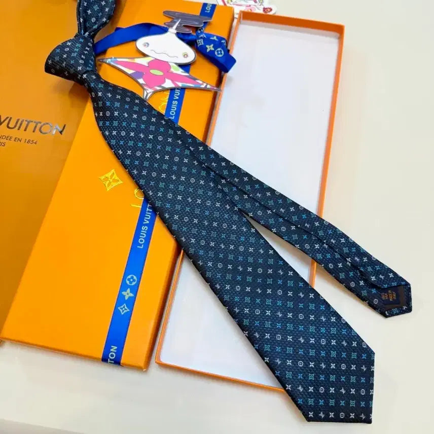 [BUNJANG] Louis Vuitton Navy Flower Pattern Necktie / 루이비통 네이비 플라워 패턴 넥타이