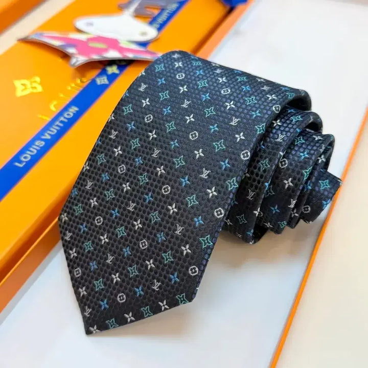 [SOLD OUT] 루이비통 네이비 플라워 패턴 넥타이