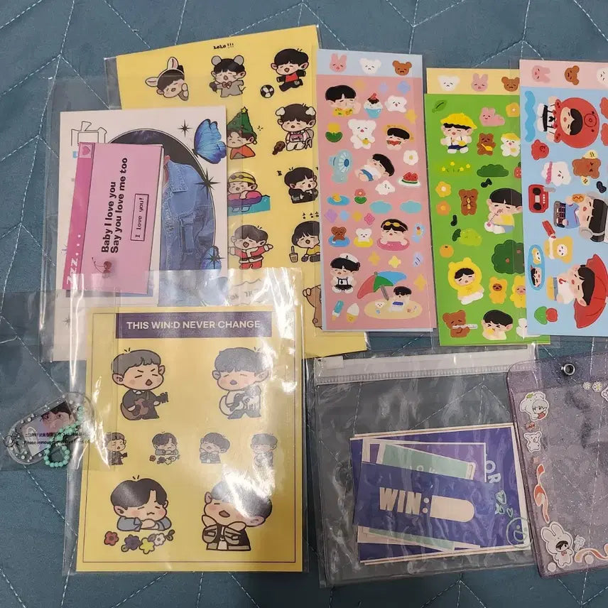 [BUNJANG] Kim Jaehwan Goods Bundle Set (Sticker, Keyring, Postcard) / 김재환 굿즈 일괄(스티커, 키링, 엽서 등)