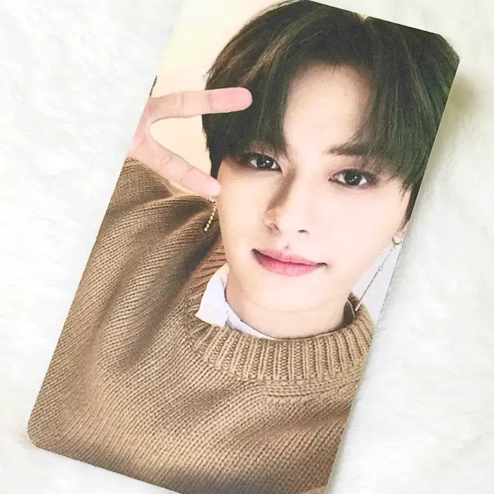 [BUNJANG] Stray Kids Lee Know LEVANTER POB Photocard / 스트레이키즈 스키즈 리노 이민호 LEVANTER 공방 판매