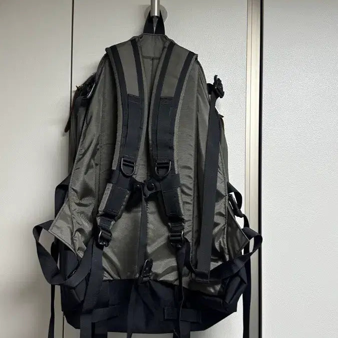 [BUNJANG] Gregory x Thisisneverthat Day &amp; Half Backpack Olive Brown / 그레고리 x 디스이즈네버댓 데이앤하프 올리브 브라운