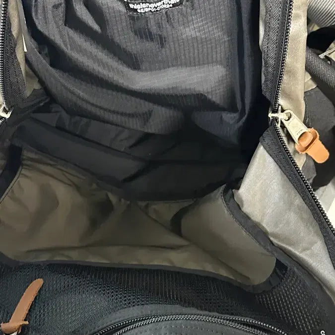 [BUNJANG] Gregory x Thisisneverthat Day &amp; Half Backpack Olive Brown / 그레고리 x 디스이즈네버댓 데이앤하프 올리브 브라운