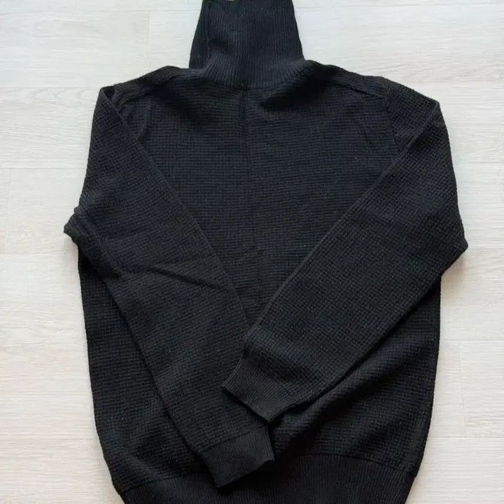 [BUNJANG] Customellow Waffle Turtleneck Black Shirt / 커스텀멜로우 와플 터틀넥 블랙