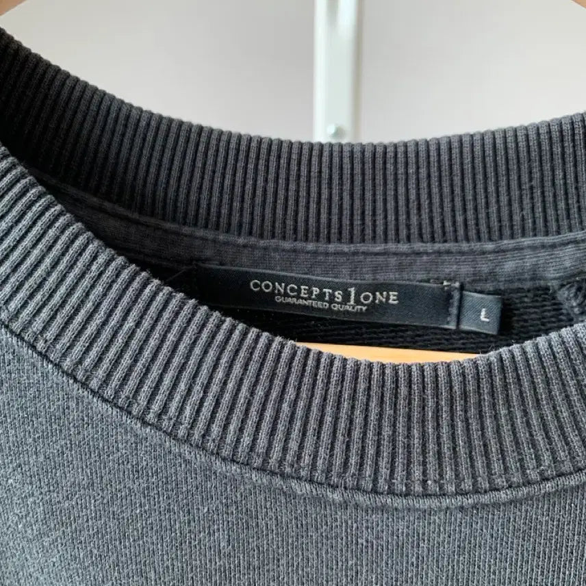 [SOLD OUT] 컨셉원 맨투맨 블랙 L사이즈