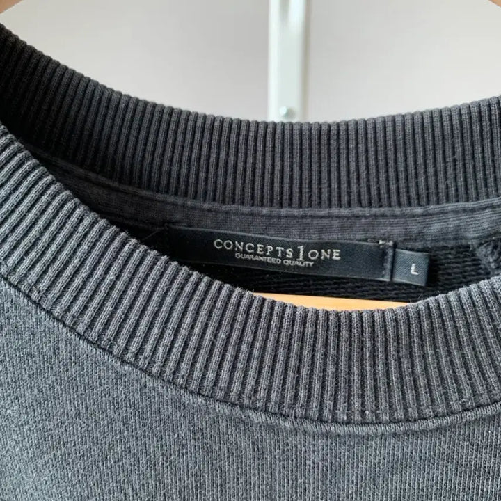 [SOLD OUT] 컨셉원 맨투맨 블랙 L사이즈