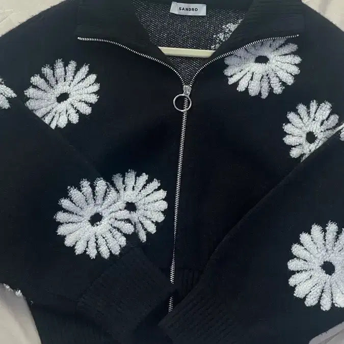 [BUNJANG] Sandro Flower Knit Zip-Up Wool Cardigan / 산드로 sandro 플라워 니트 집업 울 가디건