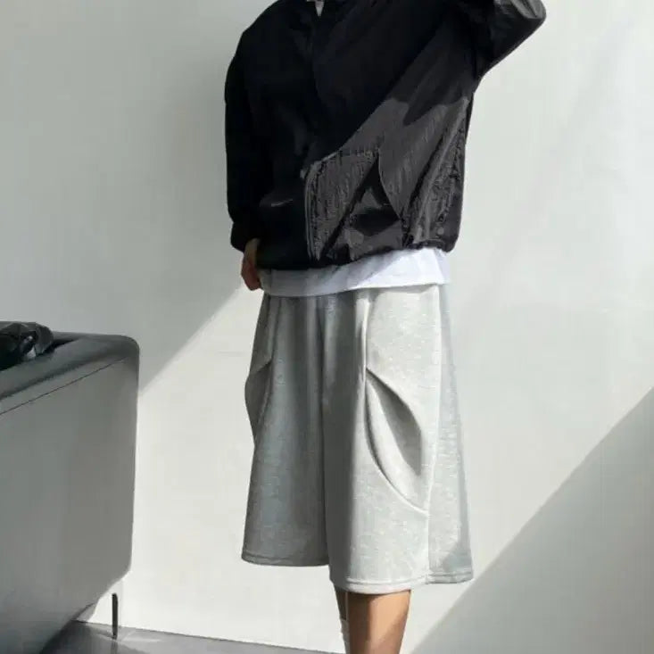 [BUNJANG] Pin-tuck Wide Bermuda Shorts / 새상품핀턱와이드버뮤다팬츠블랙그레이