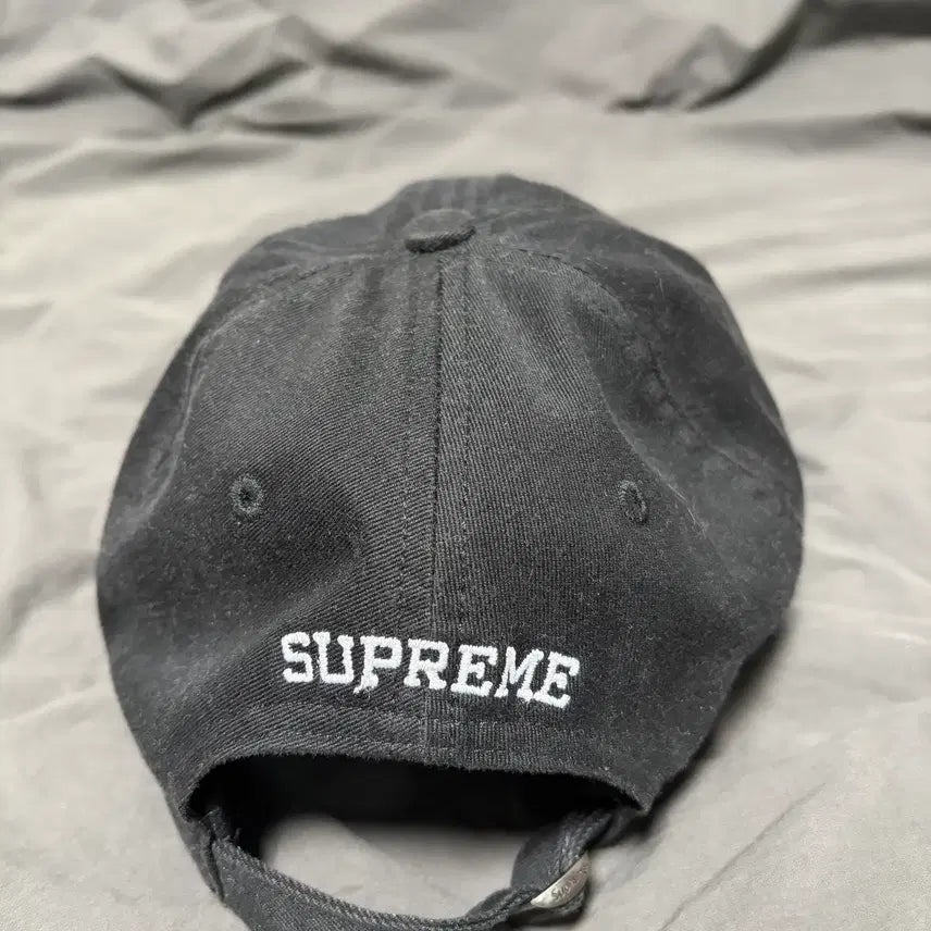 [SOLD OUT] 슈프림 멀티 컬러 로고 워시드 볼캡