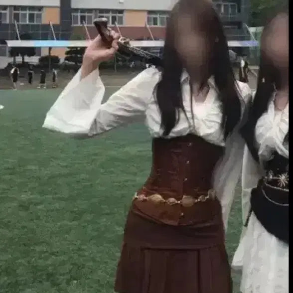 [BUNJANG] Pirate Graduation Photo Costume - Outfit 2 / 해적,보해미안 졸업사진 (두벌보유) 2번옷