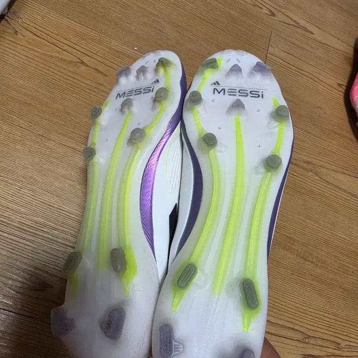 [SOLD OUT] 아디다스 축구화 f50 메시 280 판매합니다