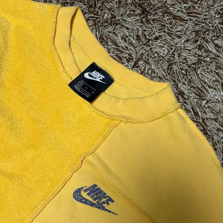[BUNJANG] Nike Yellow Sweatshirt / 나이키 옐로우 맨투맨 티셔츠