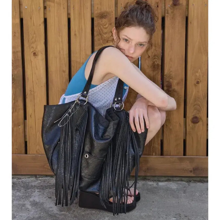 [BUNJANG] Lettery Tassel Shoulder Bag / 레터리 테슬 숄더백