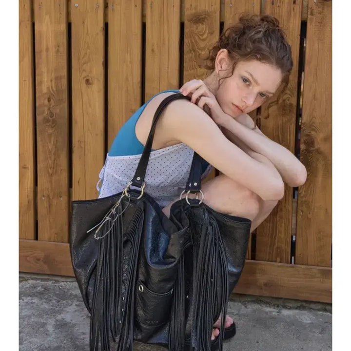 [BUNJANG] Lettery Tassel Shoulder Bag / 레터리 테슬 숄더백