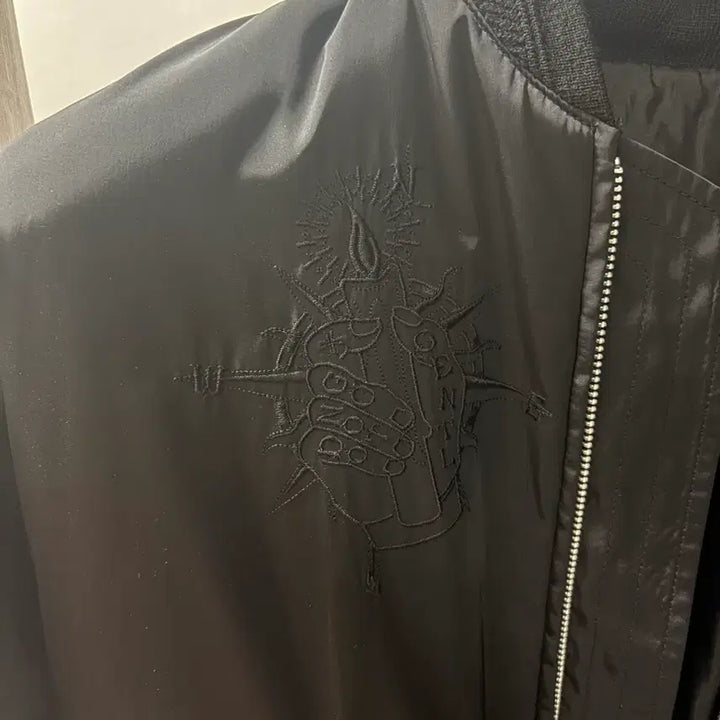 [BUNJANG] TONYWACK Embroidered Flight Jacket / 토니웩 자수 항공점퍼 자켓