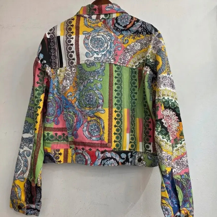 [BUNJANG] Floral Pattern Spring/Fall Cropped Denim Jacket / 새상품 화사한 패턴의 간절기 데님 크롭 자켓