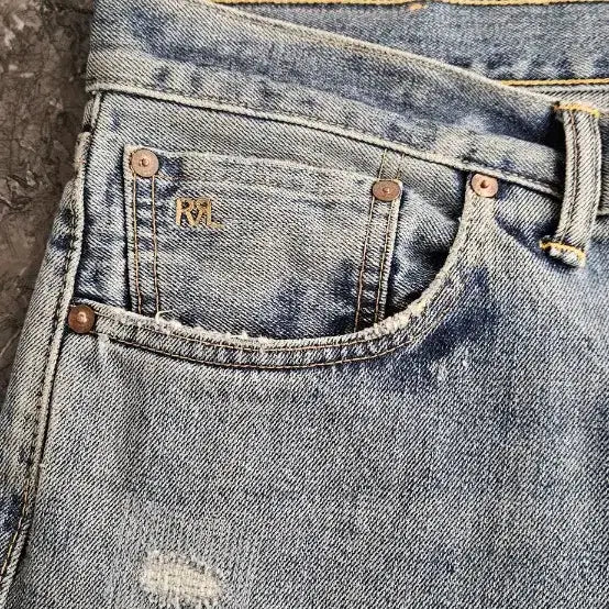 [SOLD OUT] RRL 로우스트레이트 셀비지 데님 데미지 디테일 워싱진