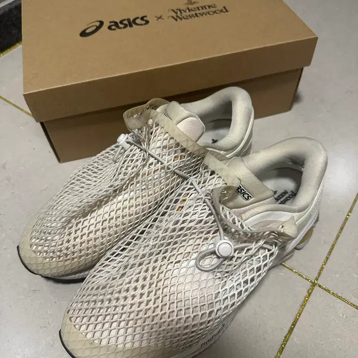 [BUNJANG] Asics x Vivienne Westwood Gel Kayano Sneakers / [270] 아식스 x 비비안 웨스트우드 젤 카야노