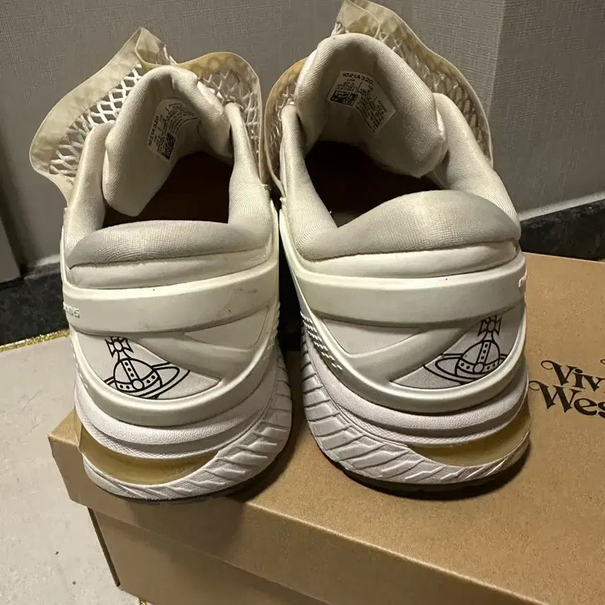 [BUNJANG] Asics x Vivienne Westwood Gel Kayano Sneakers / [270] 아식스 x 비비안 웨스트우드 젤 카야노