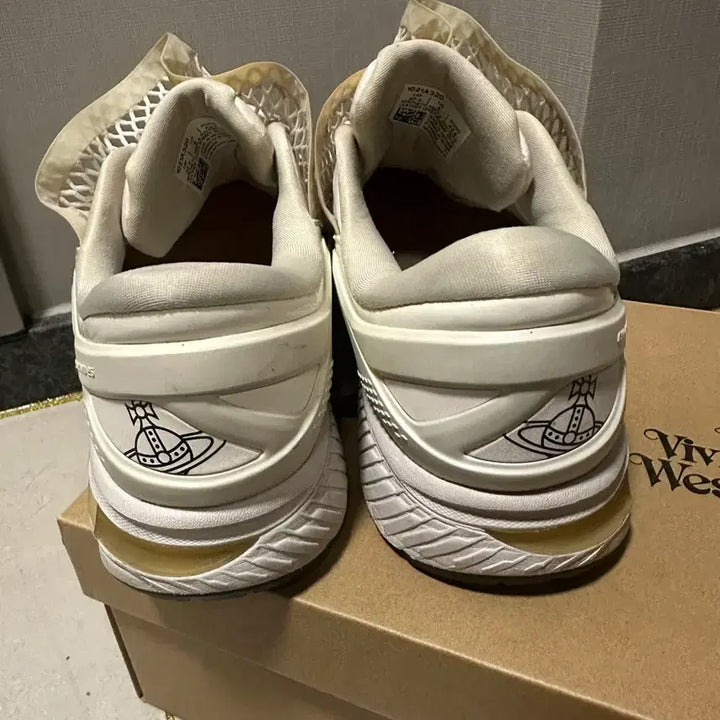 [BUNJANG] Asics x Vivienne Westwood Gel Kayano Sneakers / [270] 아식스 x 비비안 웨스트우드 젤 카야노
