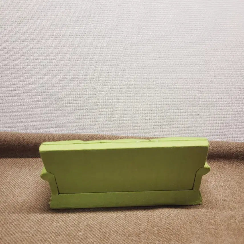 [BUNJANG] NaHia Dormitory Sofa Figure / 비공굿) 나히아 기숙사 소파 판매