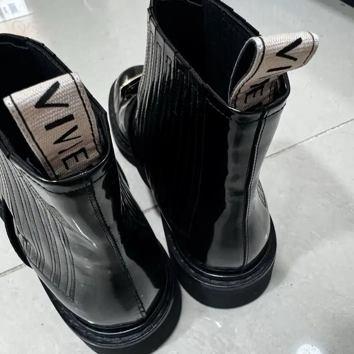 [BUNJANG] Roger Vivier Ankle Boots / [35.5/225] 로저비비에 앵클 부츠
