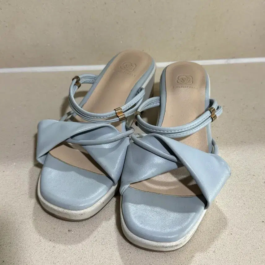 [BUNJANG] Pink Elephant Sky Blue Strap Sandals / 핑크엘리펀트 스트랩 샌들 하늘색