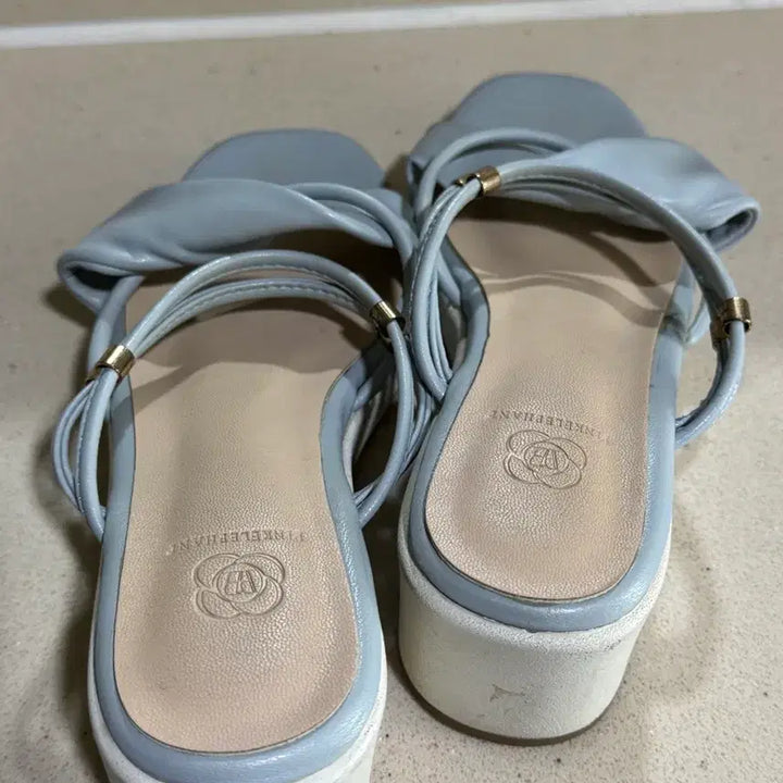 [BUNJANG] Pink Elephant Sky Blue Strap Sandals / 핑크엘리펀트 스트랩 샌들 하늘색