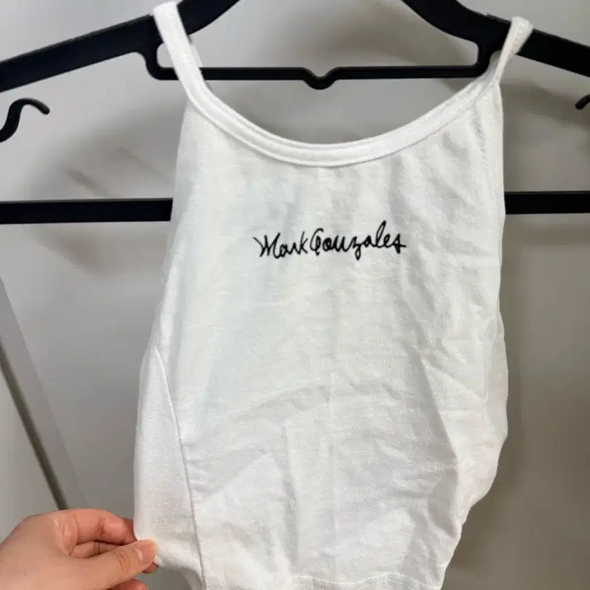 [BUNJANG] Kim Cody Wrap Tank Top / 김코디 랩나시 ( 마곤 , 뉴발 , 리바이스 , 오아이)