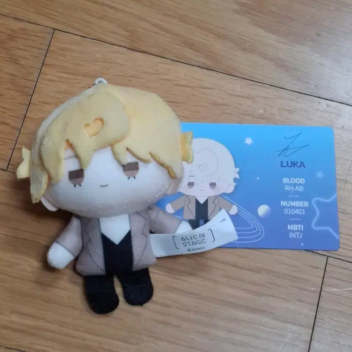 [BUNJANG] Alien Stage Luka Doll + Information Card / Alien Stage 루카 인형 + 설명 카드