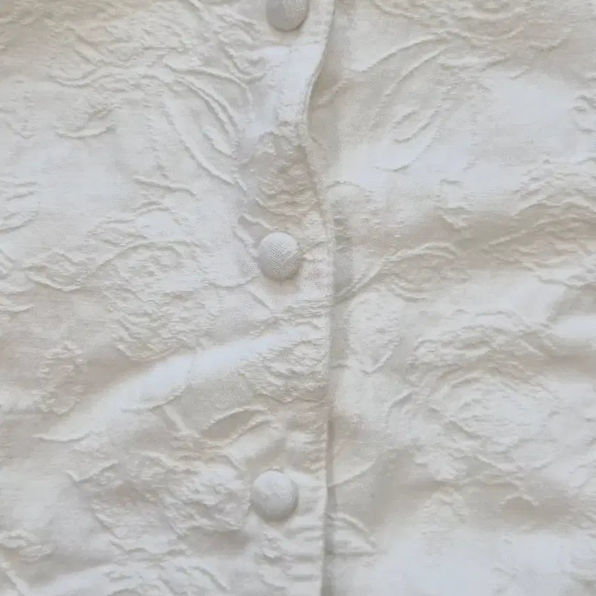 [BUNJANG] Round Neck Puff Sleeve Blouse Ivory / 라운드넥 퍼프 반팔 블라우스 아이보리