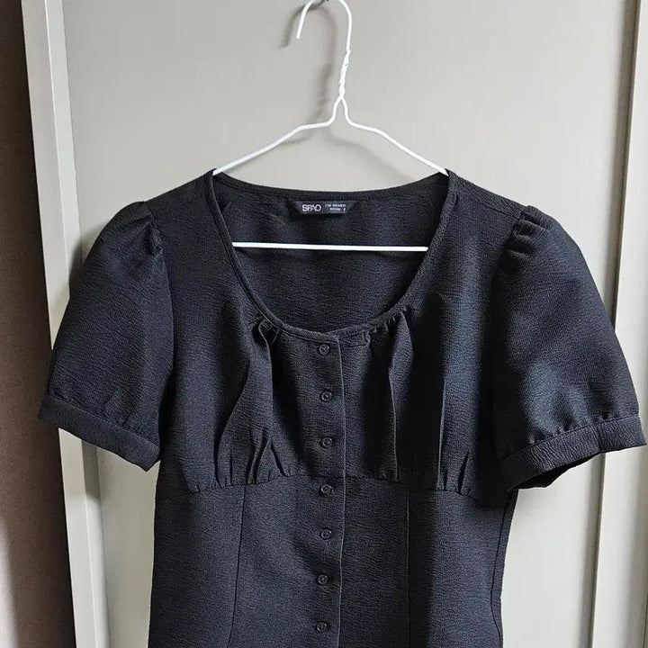[BUNJANG] SPA O Seersucker Shirring Blouse / 스파오 시어서커 셔링 블라우스