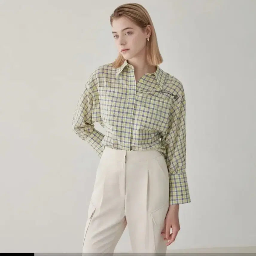 [BUNJANG] EGOIST Seam Detail Feminine Blouse / 에고이스트 절개 포인트 페미닌 블라우스