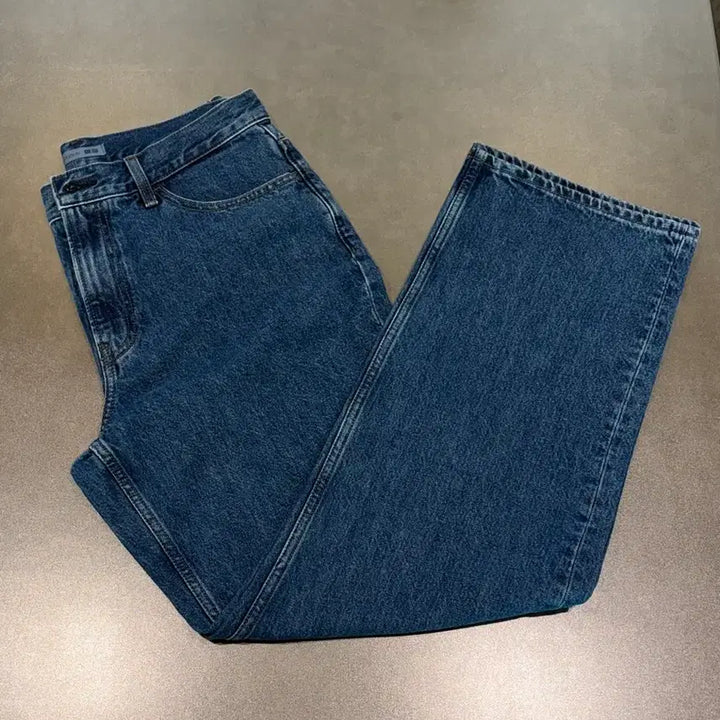 [BUNJANG] Uniqlo JWA Straight Jeans 30 / 유니클로JWA스트레이트 진 30 (64blue)