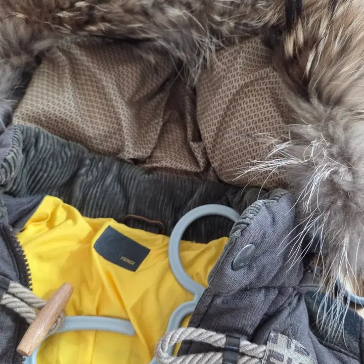 [BUNJANG] Fendi FF Logo Padded Down Jumper with Fur Hood / 펜디 FF 로고 패딩 점퍼