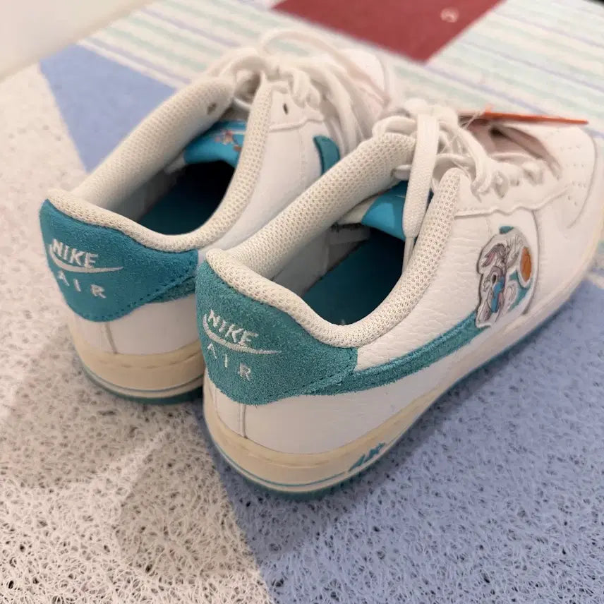 [BUNJANG] Nike Air Force Bugs Bunny Collaboration Sneakers / 나이키 에어포스 벅스버니 콜라보 230새상품