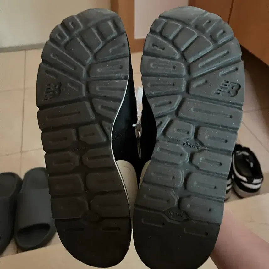 [BUNJANG] New Balance 990v1 Black 250 / 뉴발란스 990v1 블랙 250
