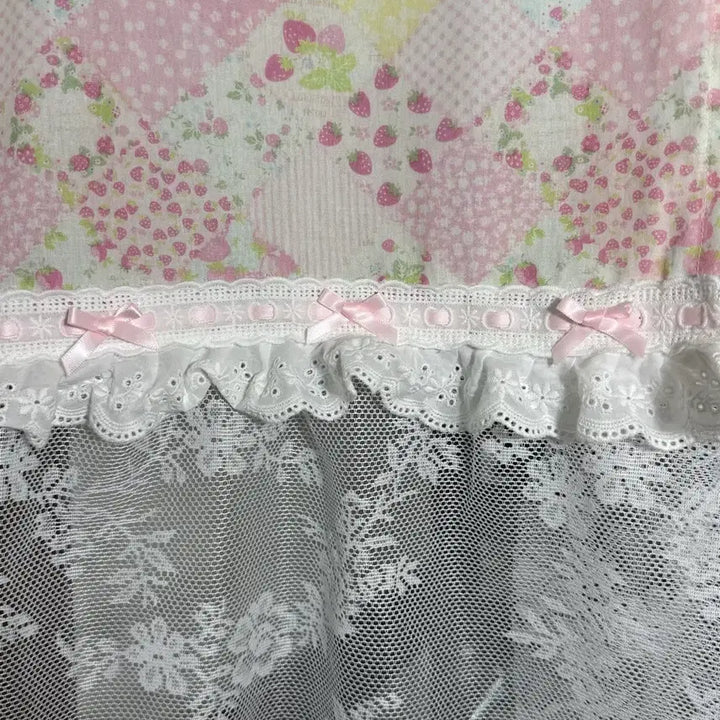 [BUNJANG] Strawberry Shortcake Lace Noren Curtain / 방꾸) 딸기쇼트케이크 레이스 노렌/노렝 커튼