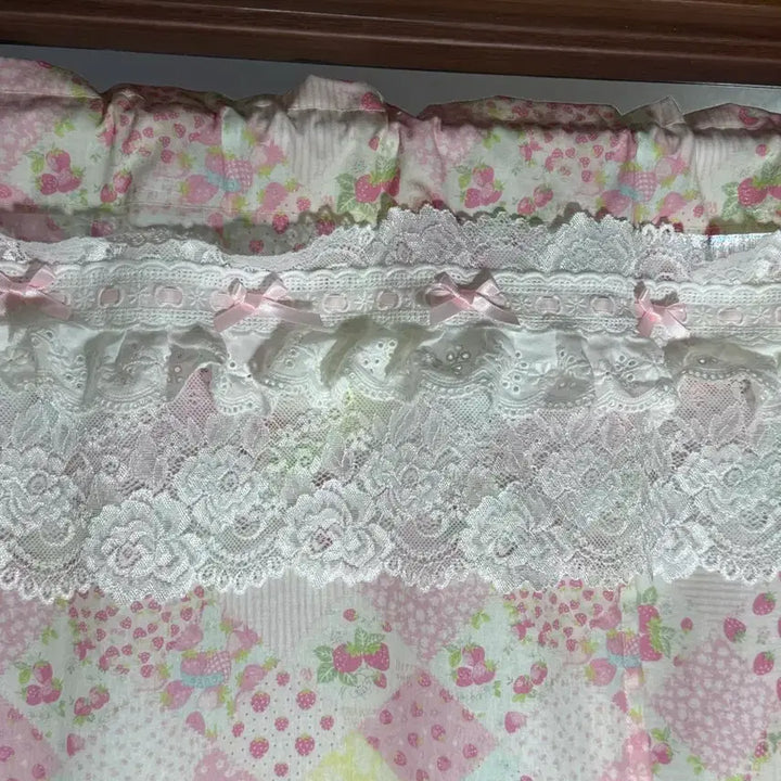 [BUNJANG] Strawberry Shortcake Lace Noren Curtain / 방꾸) 딸기쇼트케이크 레이스 노렌/노렝 커튼