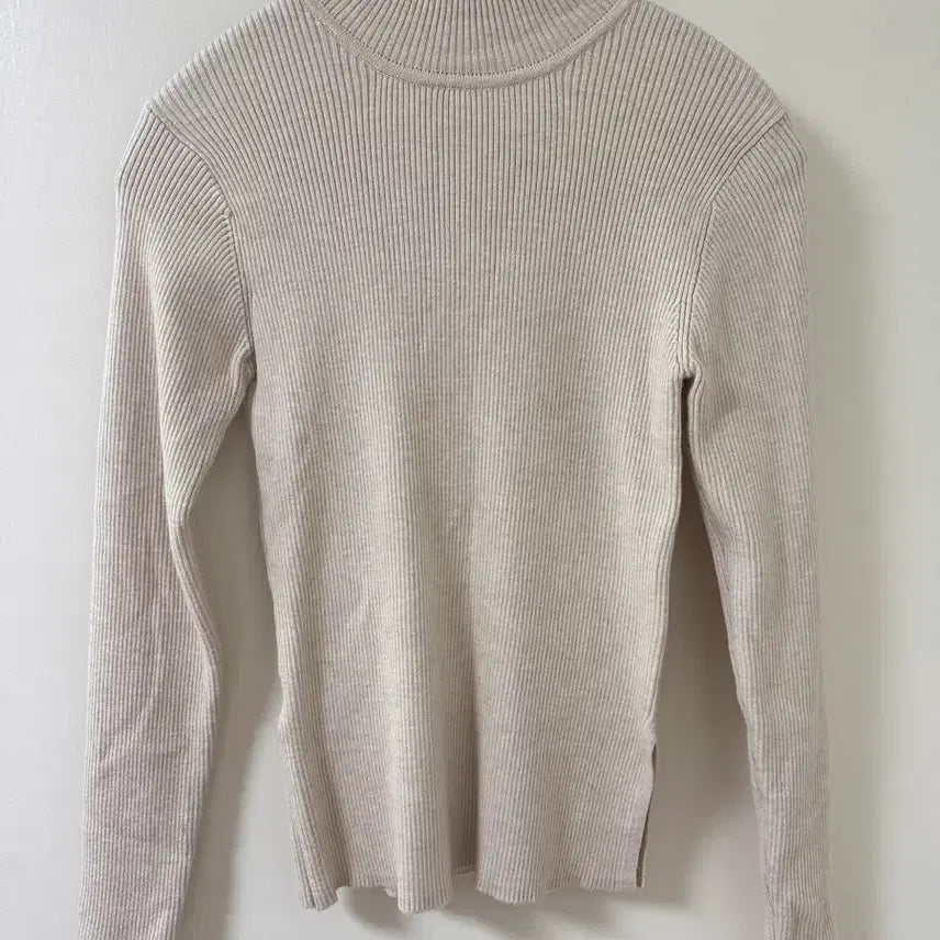 [BUNJANG] Mongdol Oatmeal Slit Ribbed Knit Turtleneck / 몽돌 터틀넥 슬릿 골지 니트 오트밀